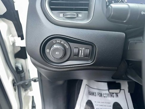Used 2022 Jeep Renegade Latitude image 8