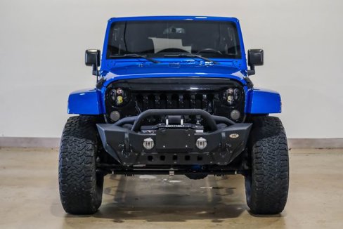 Used 2016 Jeep Wrangler Unlimited Sahara image 2