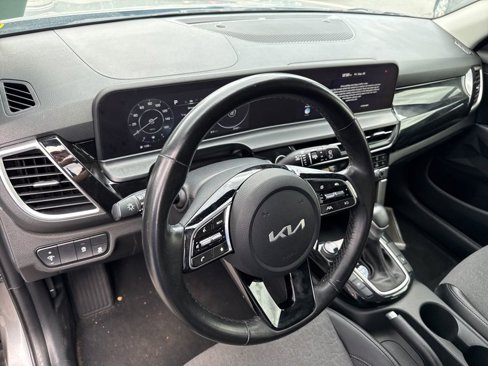 Used 2024 Kia Seltos S image 16