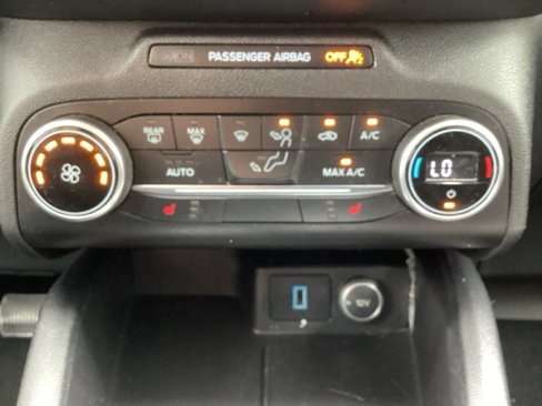 Used 2020 Ford Escape SE image 18