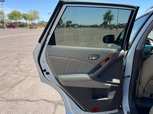 Used 2011 Nissan Murano LE w/ Navigation Pkg image 23