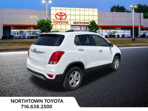 Used 2020 Chevrolet Trax LT w/ LT Convenience Package image 6