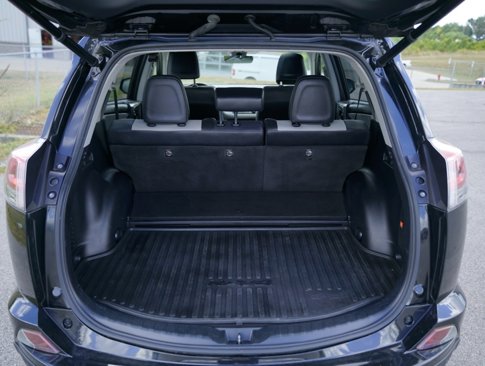 Used 2018 Toyota RAV4 Limited image 8