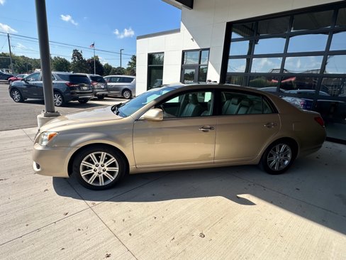 Used 2010 Toyota Avalon XL image 4