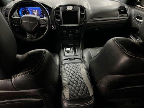 Used 2015 Chrysler 300 S image 10