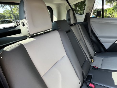 Used 2013 Toyota RAV4 Limited image 39