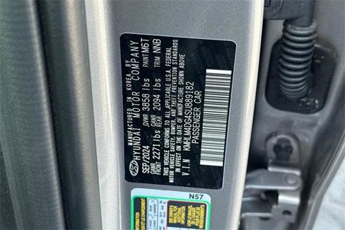 Certified 2025 Hyundai Elantra Sport image 28
