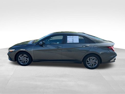 Used 2024 Hyundai Elantra SEL image 4