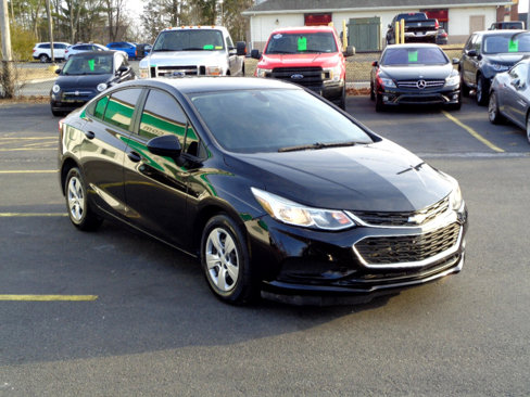 Used 2018 Chevrolet Cruze LS image 3