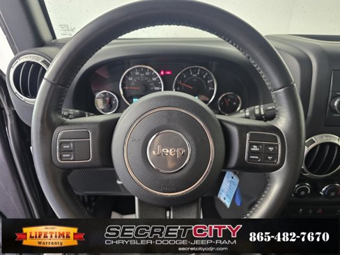 Used 2018 Jeep Wrangler Unlimited Sahara image 14
