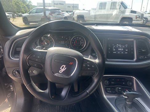 Used 2015 Dodge Challenger SXT image 10