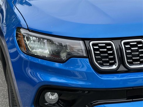 Used 2024 Jeep Compass Limited w/ Sun and Sound Group image 9