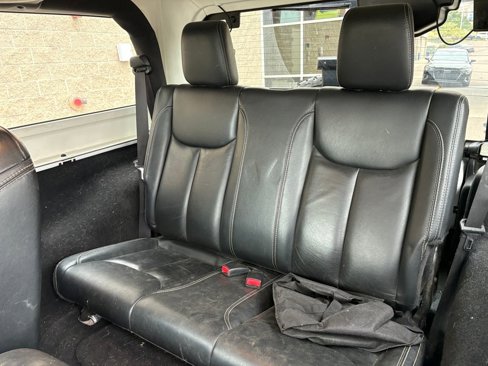 Used 2014 Jeep Wrangler Sahara image 21