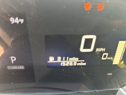 Used 2025 Nissan Kicks SV image 3