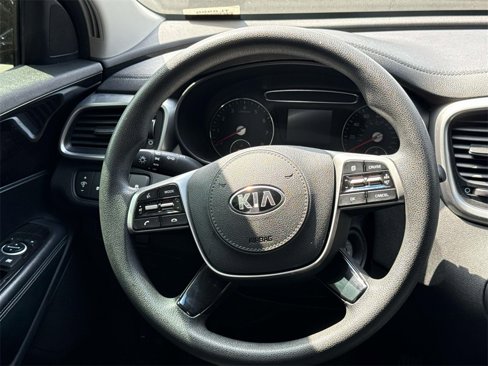 Used 2019 Kia Sorento LX image 9