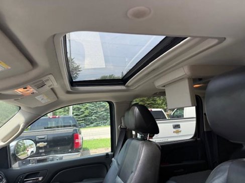 Used 2012 Chevrolet Suburban LTZ image 14
