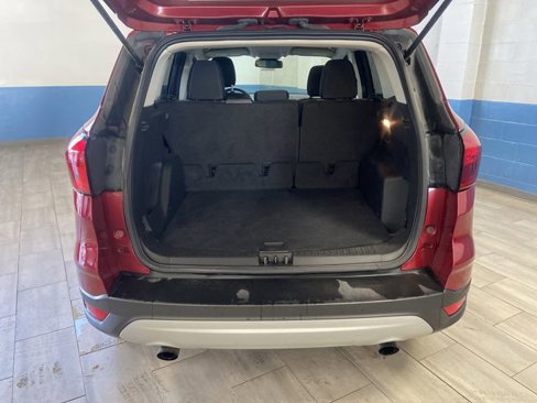Used 2019 Ford Escape SE image 14