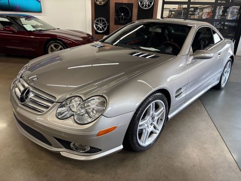 Used 2007 Mercedes-Benz SL 550 w/ Premium Pkg II image 2