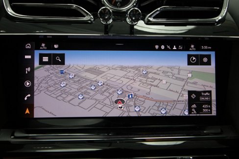 Used 2022 Bentley Bentayga image 27