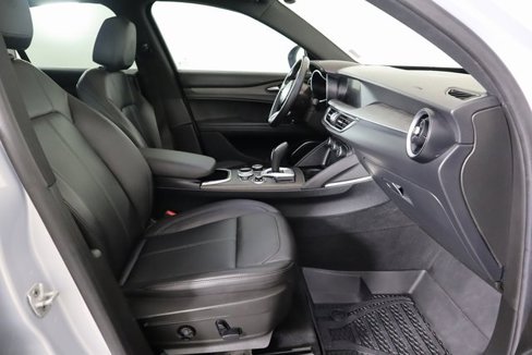 Used 2022 Alfa Romeo Stelvio Ti image 13