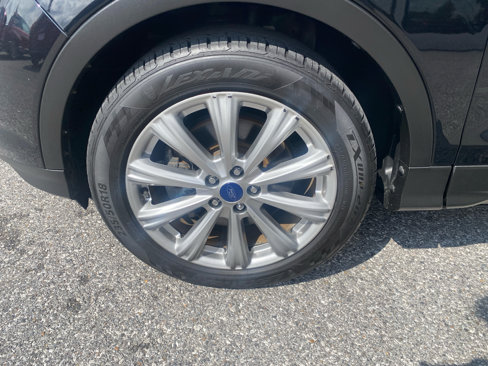Used 2017 Ford Escape Titanium image 9