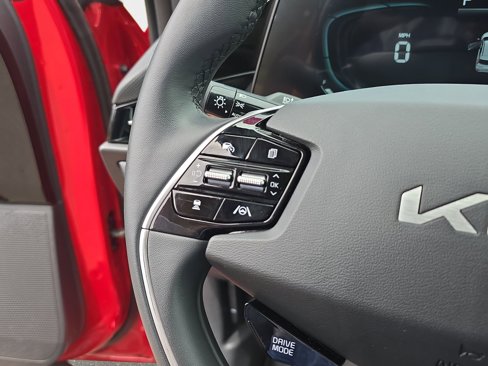 Used 2023 Kia Niro EX image 19