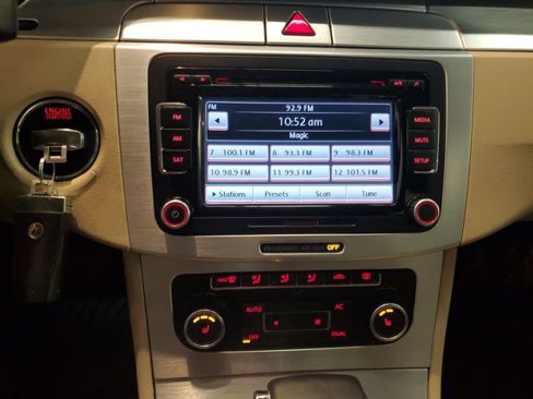 Used 2010 Volkswagen CC Luxury image 18