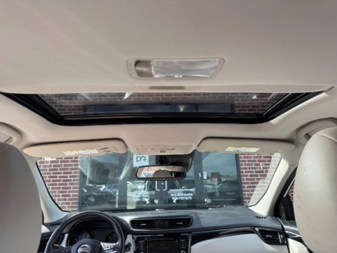 Used 2019 Nissan Rogue Sport SL w/ Premium Package image 14