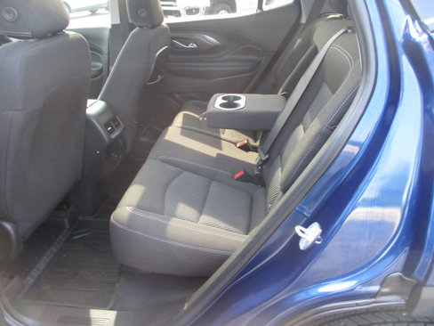 Used 2023 GMC Terrain SLE w/ Driver Convenience Package image 16