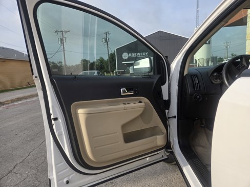 Used 2009 Ford Edge SEL image 4
