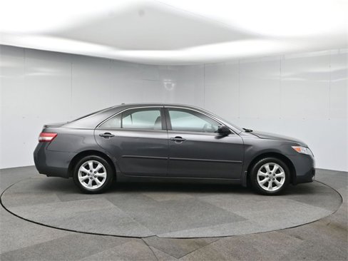 Used 2011 Toyota Camry image 6
