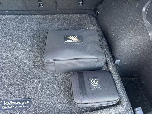 Used 2022 Volkswagen Tiguan SE image 17