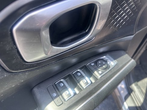 Used 2021 Kia Sorento LX image 5