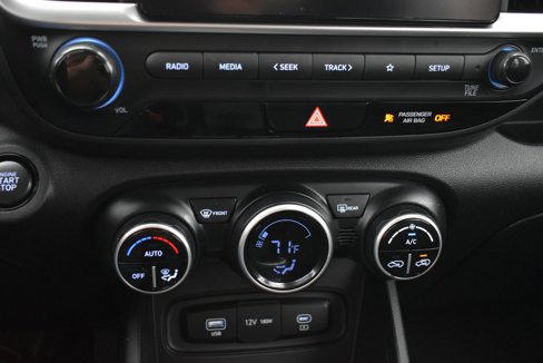 Used 2024 Hyundai Venue SEL image 29