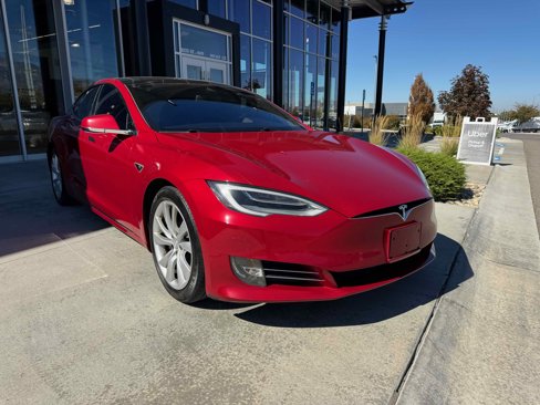 Used 2016 Tesla Model S 60D image 11