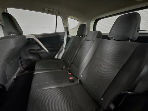 Used 2018 Toyota RAV4 LE image 31