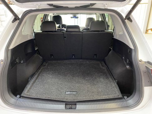 Used 2024 Volkswagen Tiguan SE image 28