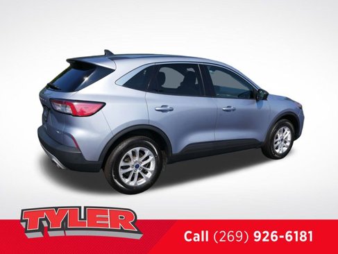Used 2022 Ford Escape SE w/ Cold Weather Package image 8