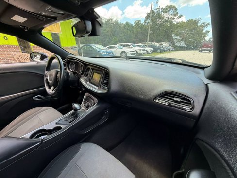 Used 2016 Dodge Challenger SXT image 11