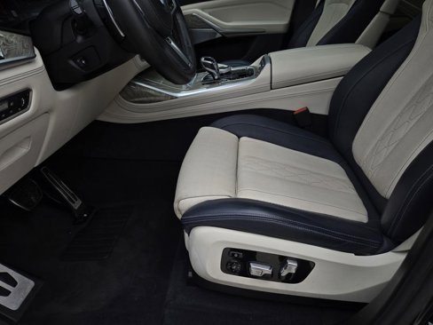 Used 2019 BMW X7 xDrive50i w/ Dynamic Handling Package image 21