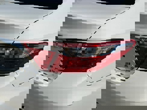 Used 2017 Toyota Camry XLE image 14