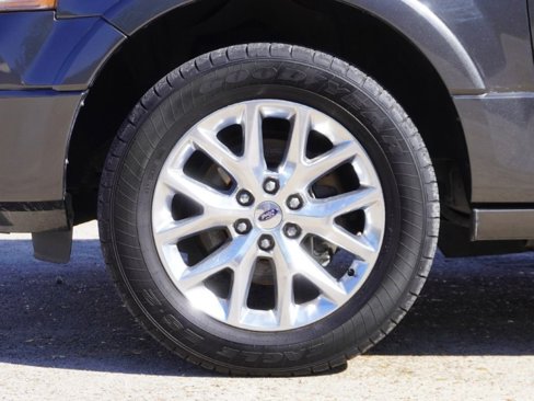 Used 2016 Ford Expedition Limited w/ Equipment Group 301A image 9