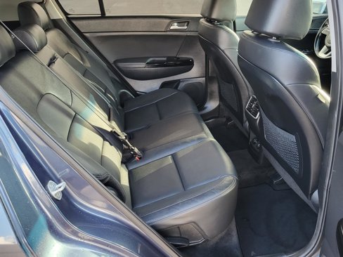 Used 2022 Kia Sportage EX w/ EX Technology Package image 11