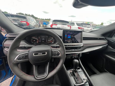 Used 2023 Jeep Compass Trailhawk image 10
