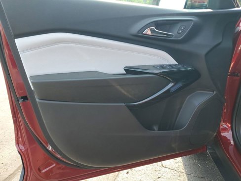 New 2025 Chevrolet Trax LT w/ Driver Confidence Package image 11