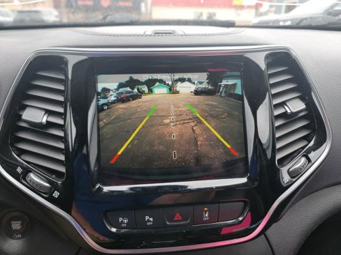 Used 2019 Jeep Cherokee Limited w/ Luxury Group image 23