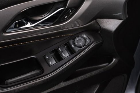 Used 2020 Chevrolet Traverse LT image 41