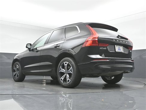 Used 2022 Volvo XC60 B5 Momentum w/ Climate Package image 38