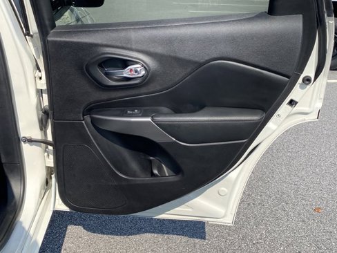 Used 2019 Jeep Cherokee High Altitude image 29