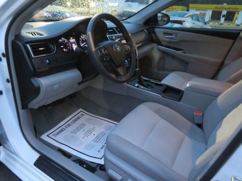 Used 2017 Toyota Camry LE image 21